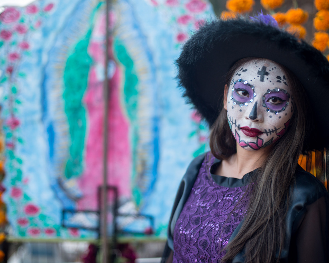 Девиз Дня мертвых в Мексике «Viva la vida!». В глазах этой девушки так и светится: «Да здравствует жизнь!»