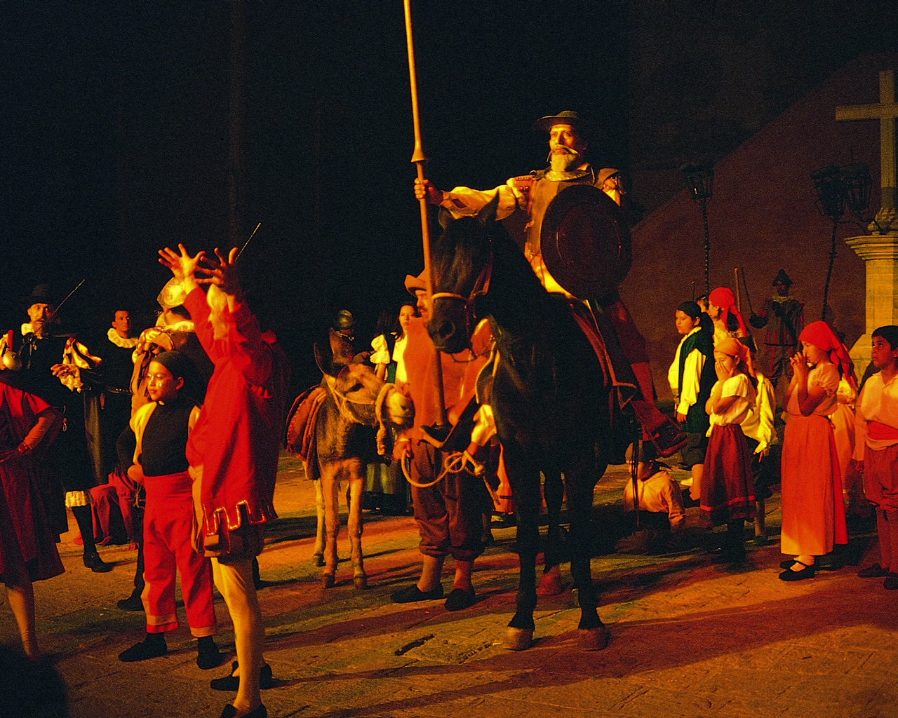 На улицах и сценах города Гуанахуато проходит Международный фестиваль «Сервантино», посвященный автору «Дон Кихота»