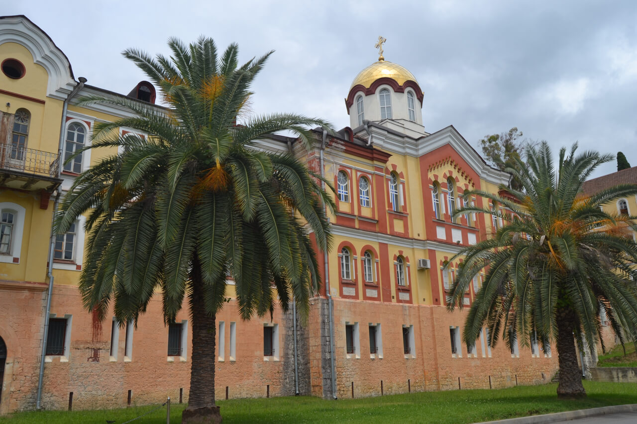 Ново-Афонский Симоно-Кананитский монастырь – одна из тех достопримечательностей Абхазии, которую должен увидеть каждый