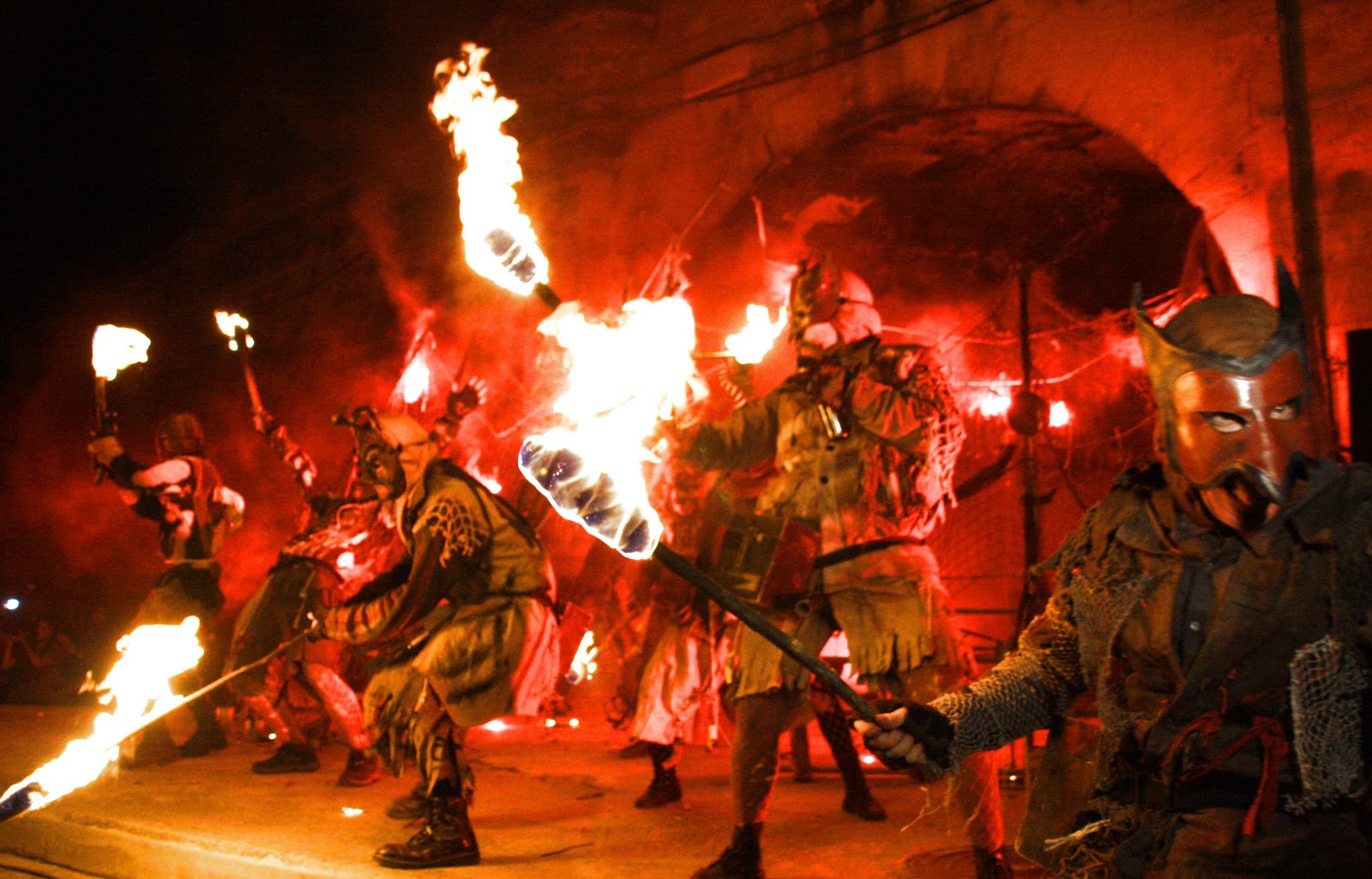 День святого Антония на Майорке – суровый праздник, полный огня и чудищ на улицах