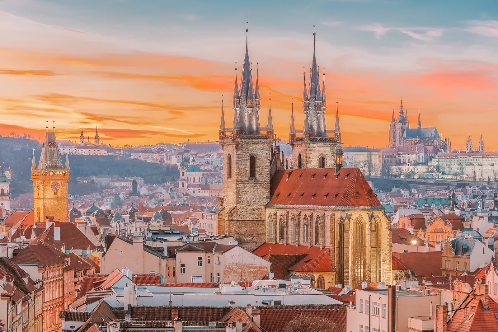 Многие путешественники выбирают для новогоднего отдыха города Чехии.