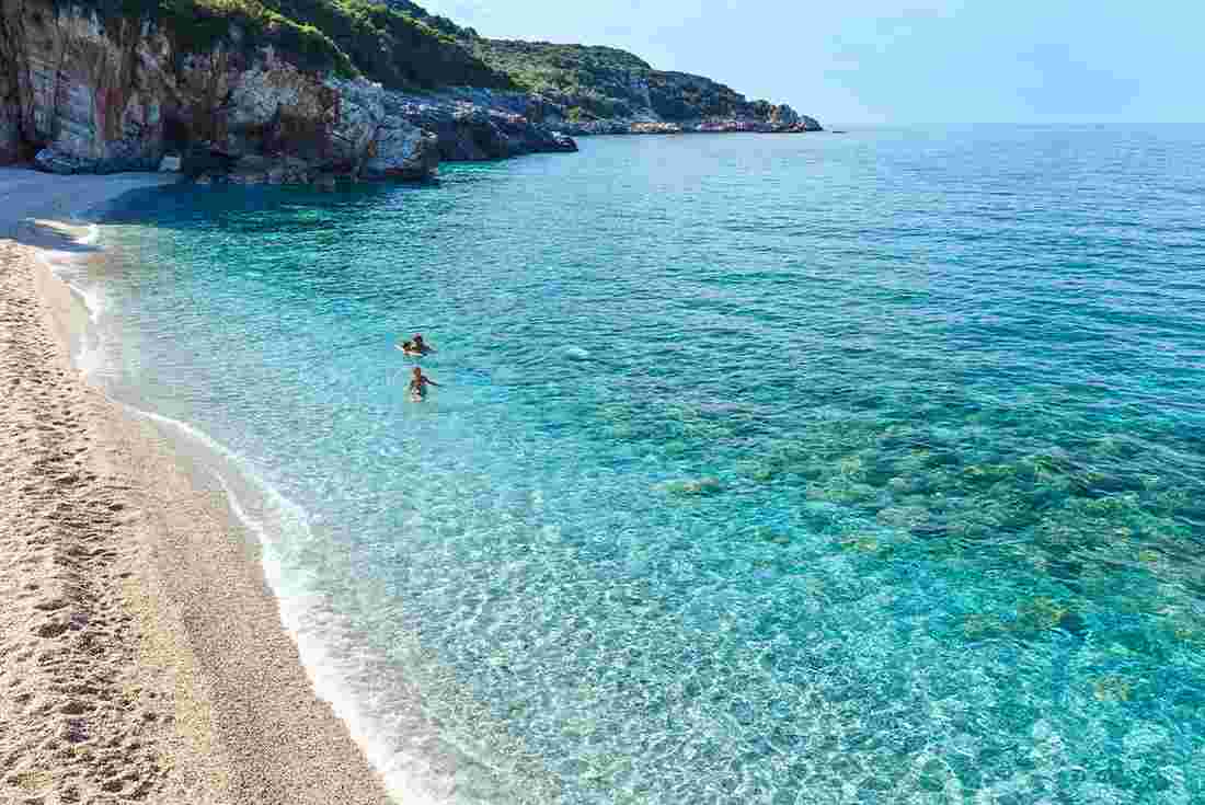 Осень – прекрасное время для пляжного отдыха на греческих курортах.