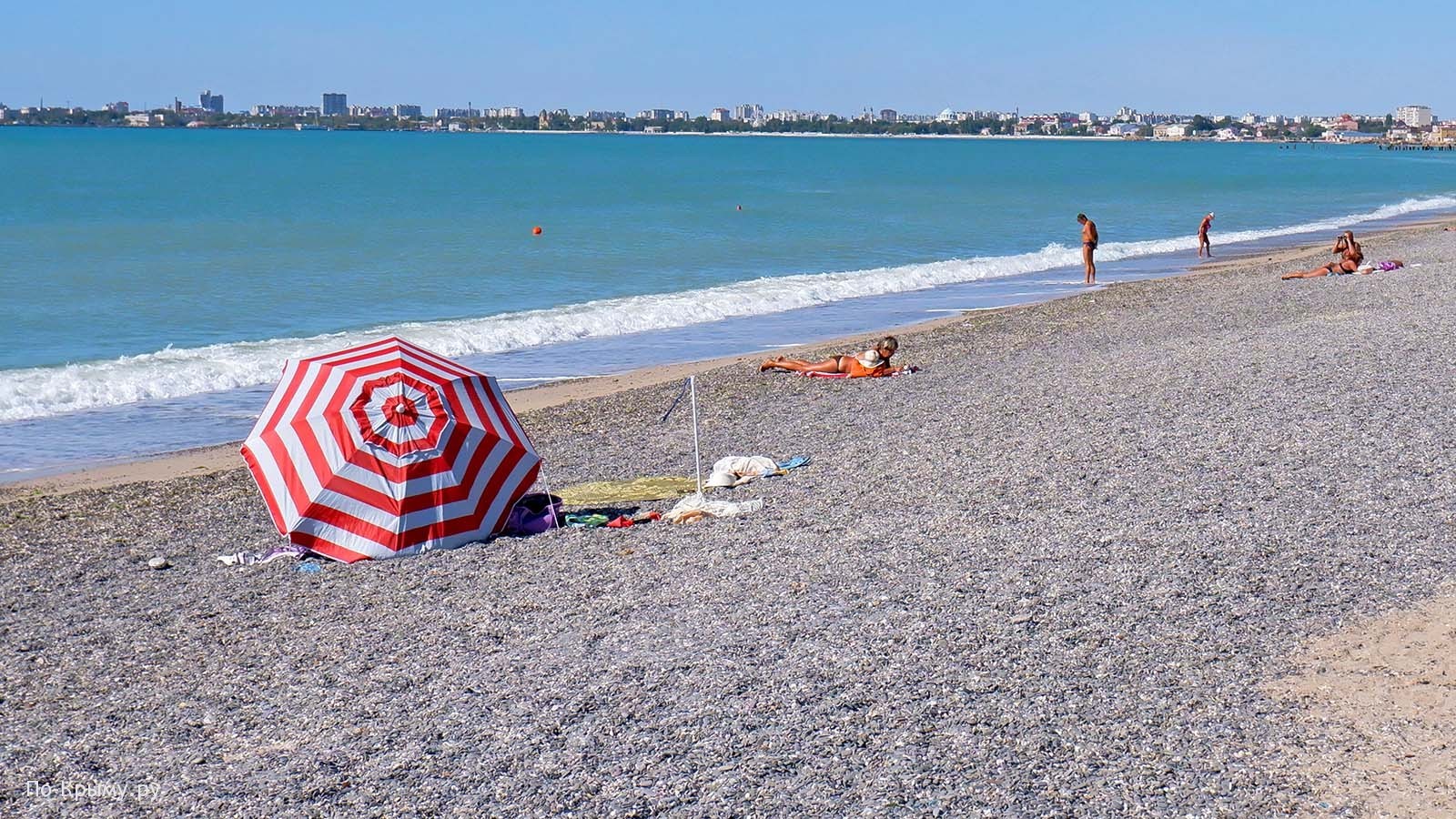 Море в Евпатории прогревается быстрее всего, поэтому можно планировать пляжный отдых в Крыму на июнь. (Фото: po-krymu.ru)